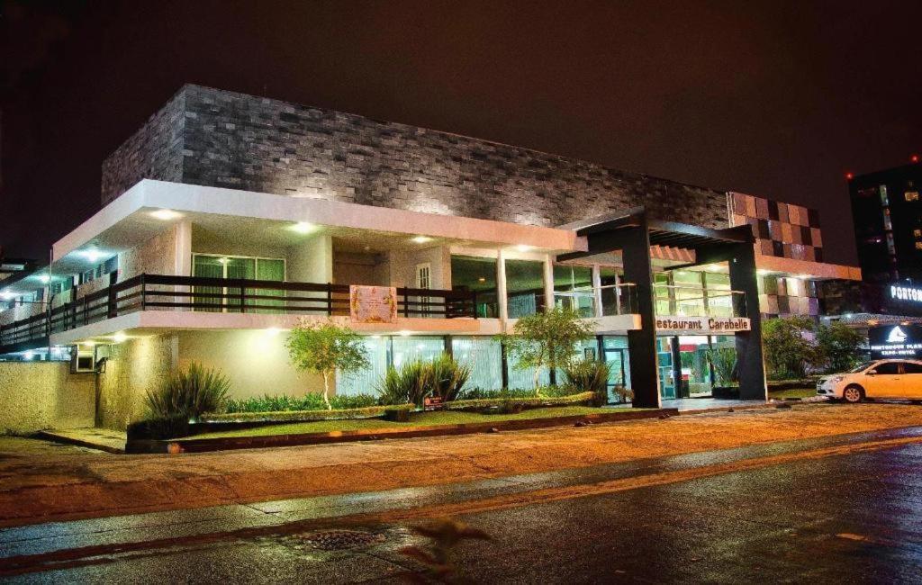 Hotel Portonovo Plaza Expo Zapopan Bagian luar foto