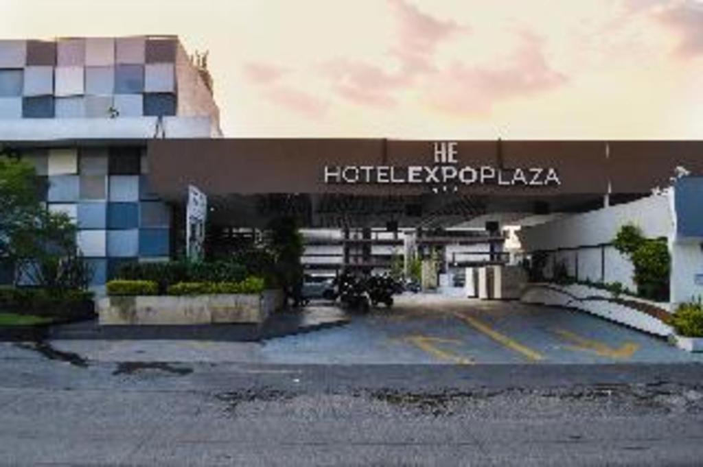 Hotel Portonovo Plaza Expo Zapopan Bagian luar foto