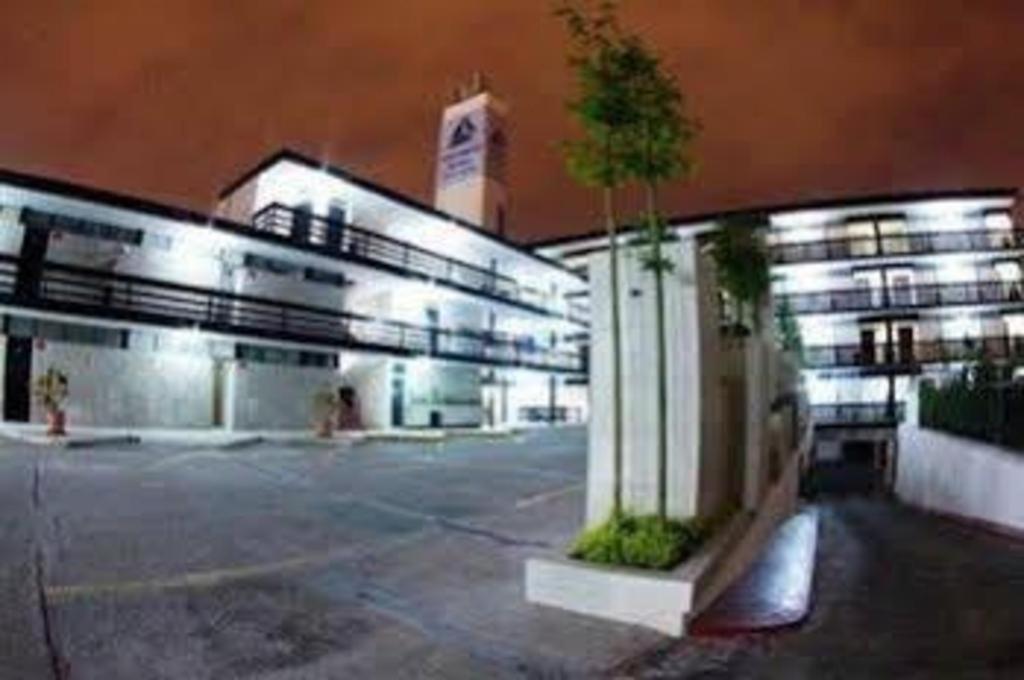Hotel Portonovo Plaza Expo Zapopan Bagian luar foto