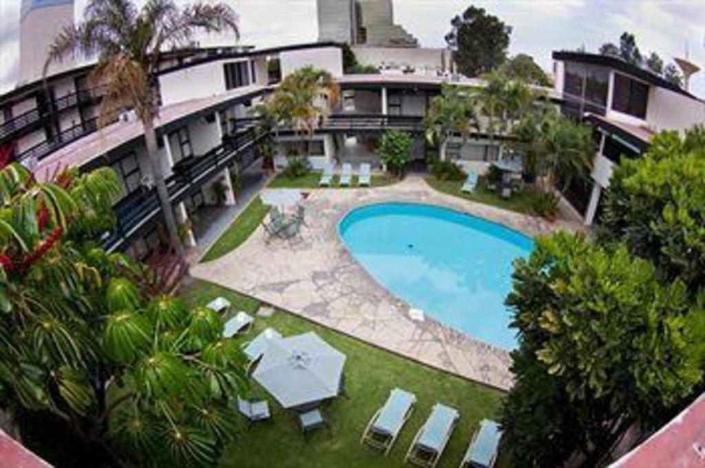 Hotel Portonovo Plaza Expo Zapopan Bagian luar foto