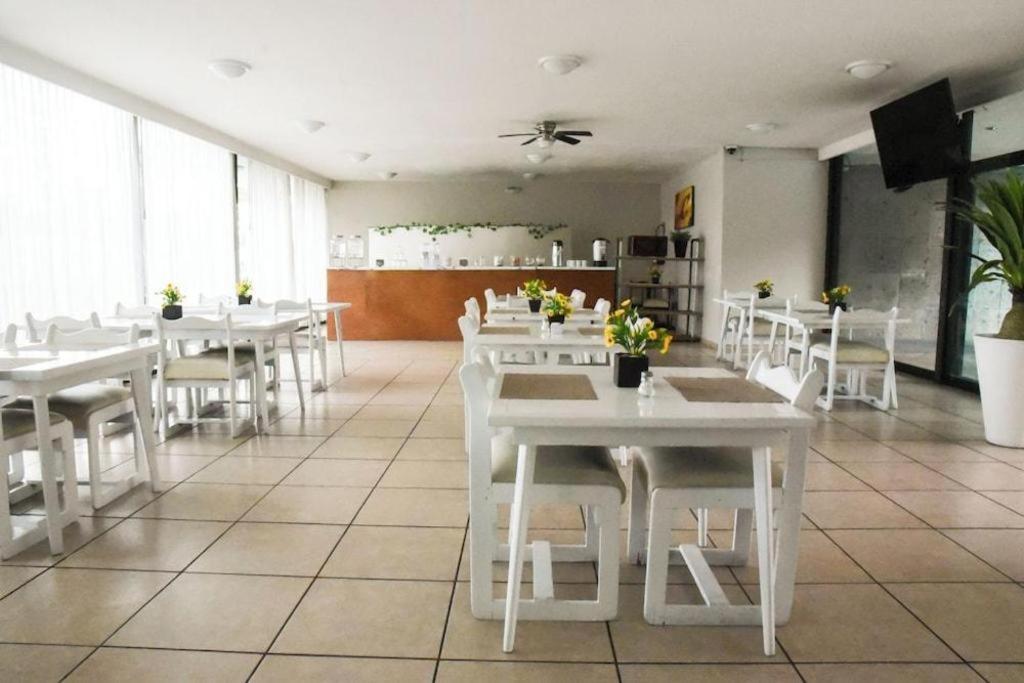 Hotel Portonovo Plaza Expo Zapopan Bagian luar foto