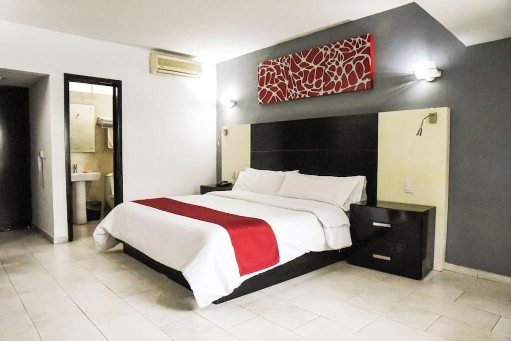 Hotel Portonovo Plaza Expo Zapopan Bagian luar foto