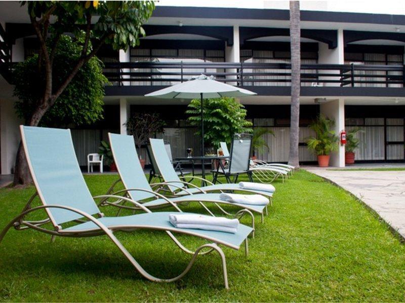 Hotel Portonovo Plaza Expo Zapopan Bagian luar foto