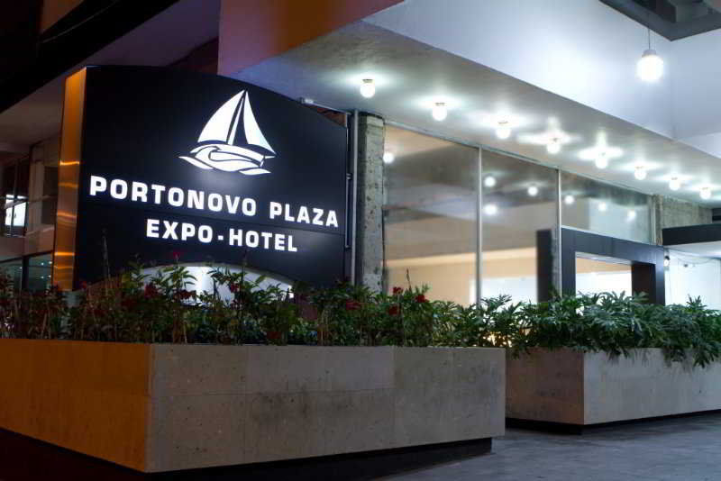 Hotel Portonovo Plaza Expo Zapopan Bagian luar foto