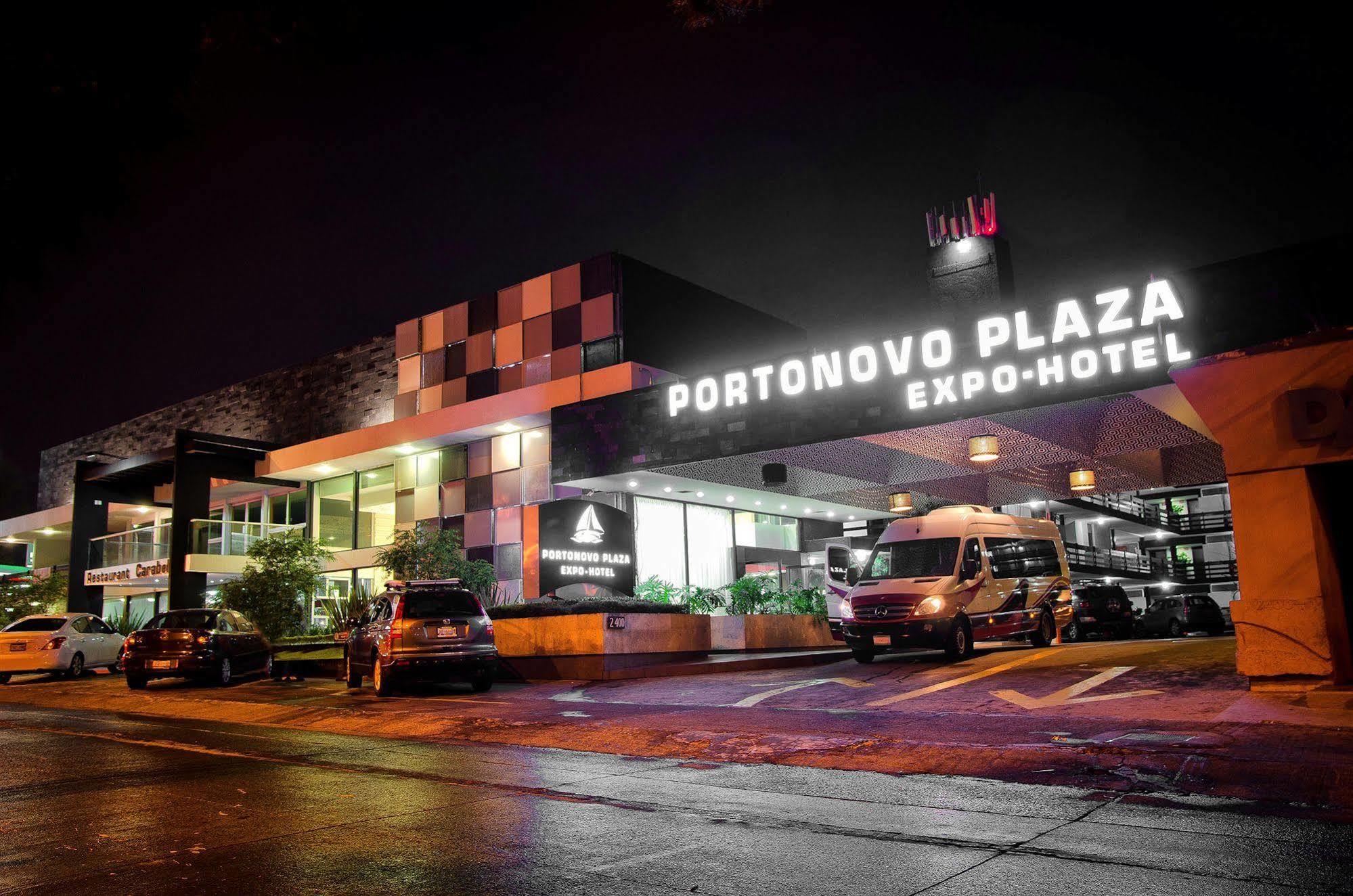 Hotel Portonovo Plaza Expo Zapopan Bagian luar foto