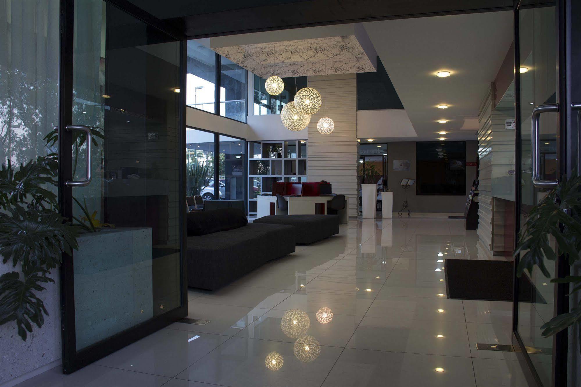 Hotel Portonovo Plaza Expo Zapopan Bagian luar foto