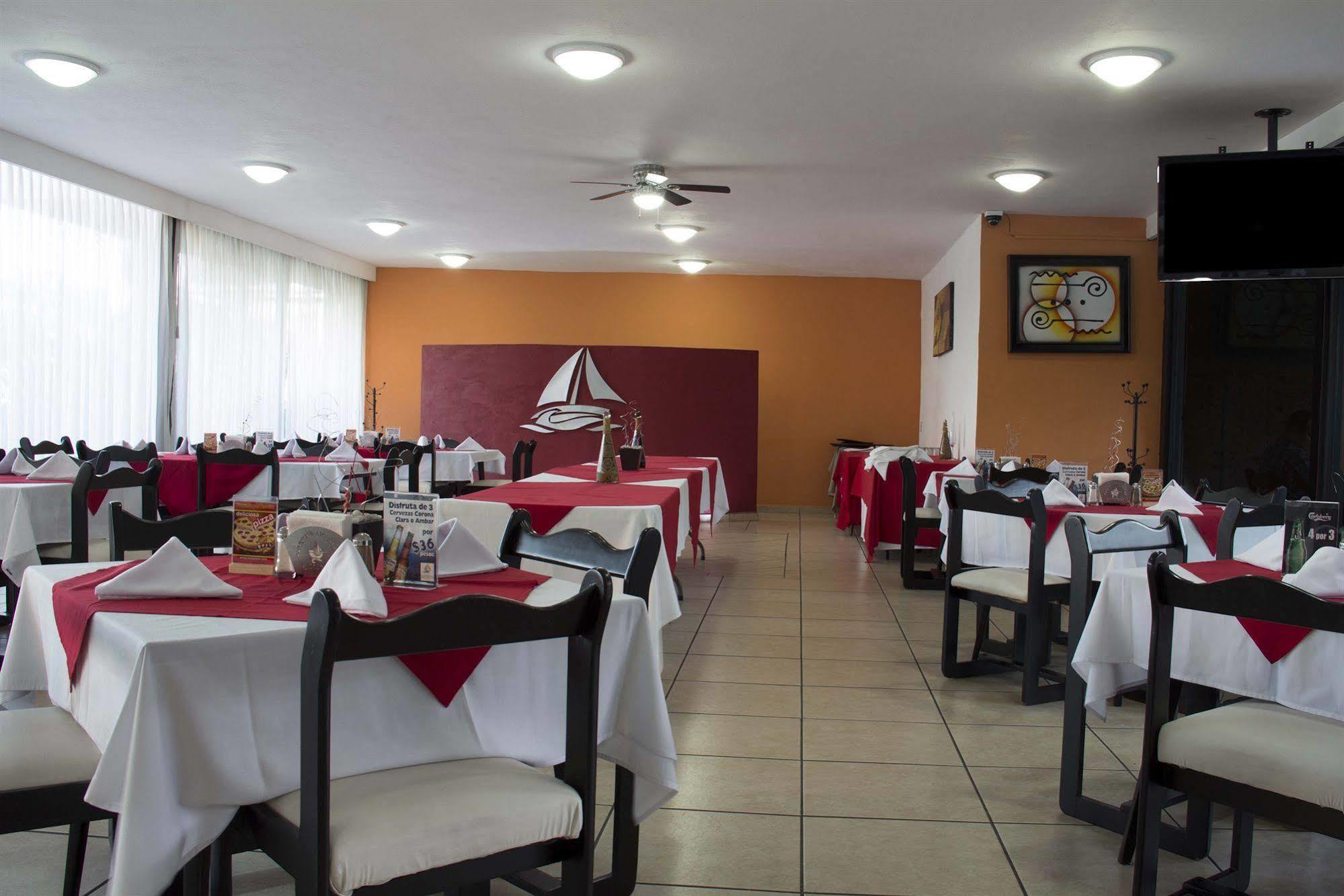 Hotel Portonovo Plaza Expo Zapopan Bagian luar foto
